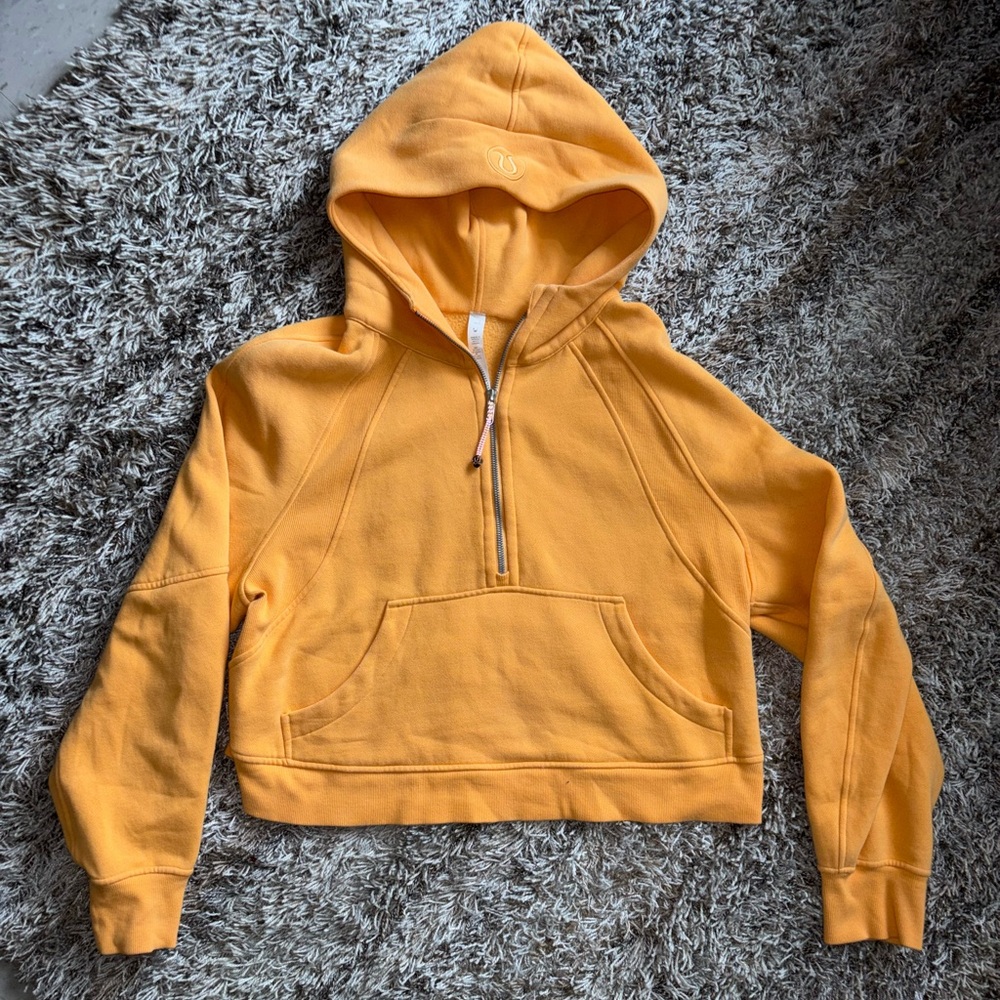 Cropped Lululemon scuba hoodie.